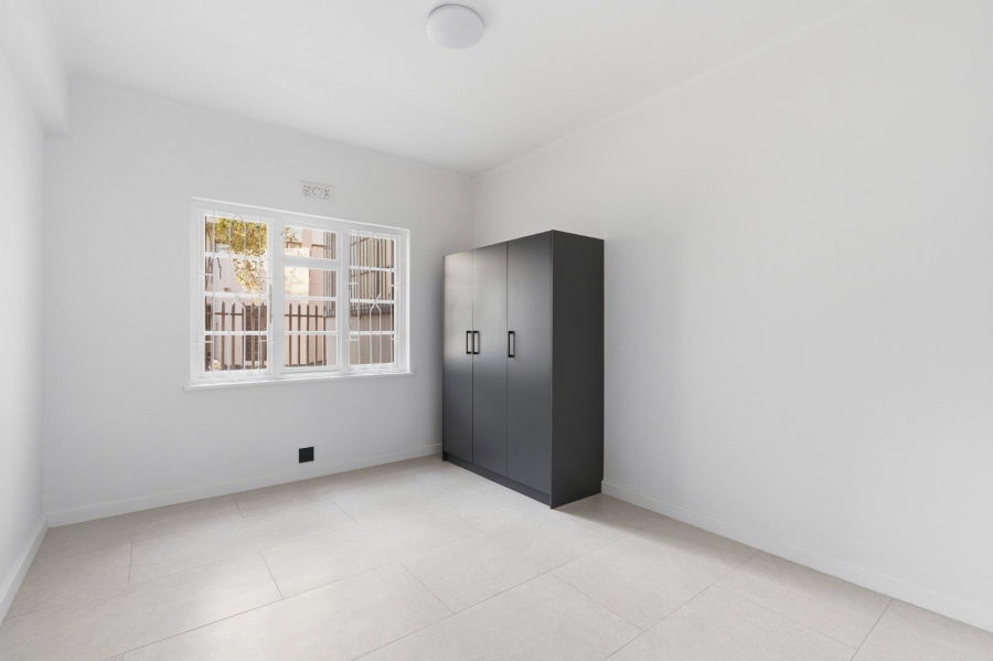 2 Bedroom Property for Sale in Sea Point Western Cape